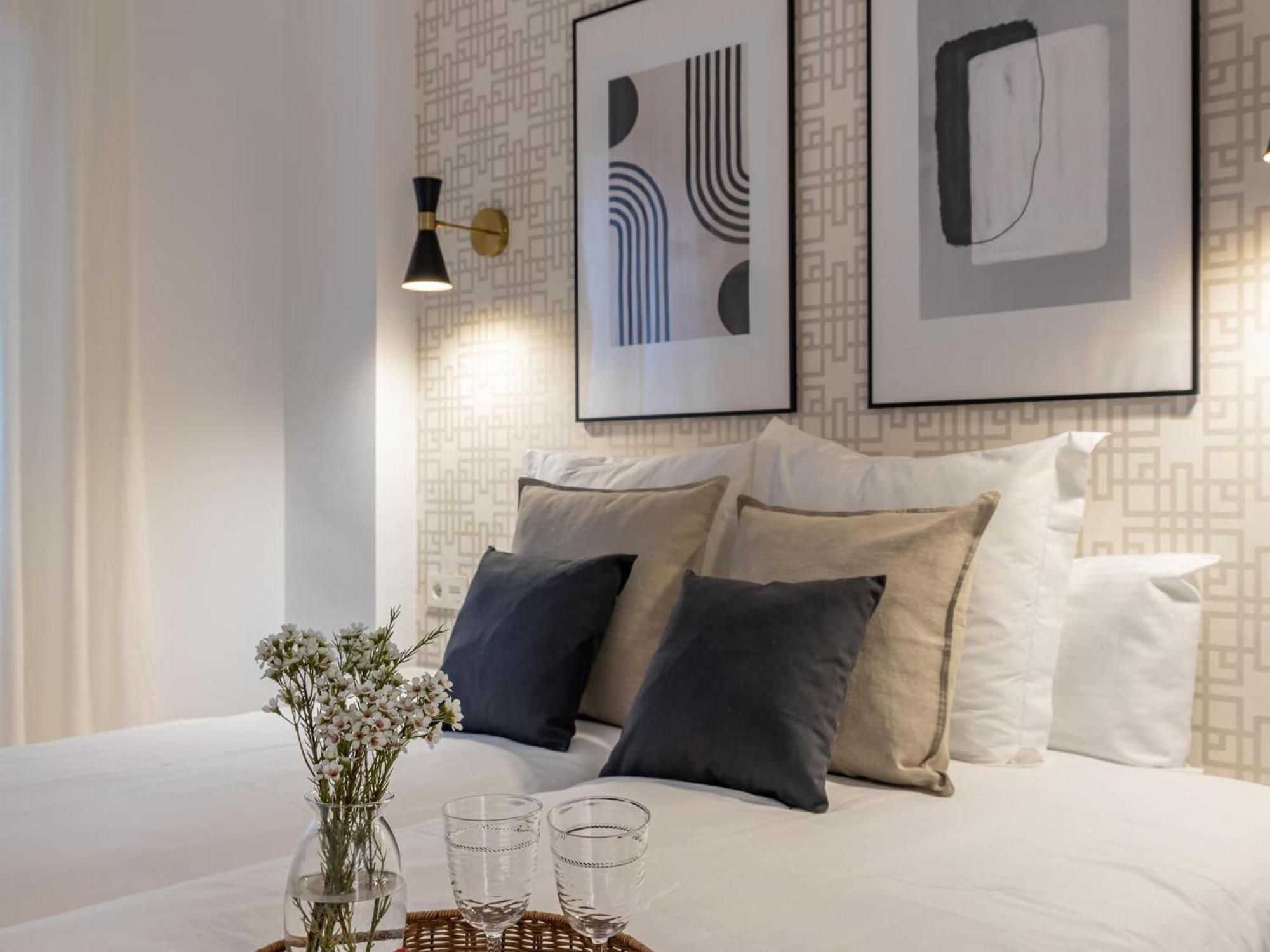 Apartment Stylish And Elegant 1 & 2 Bedroom Ii *