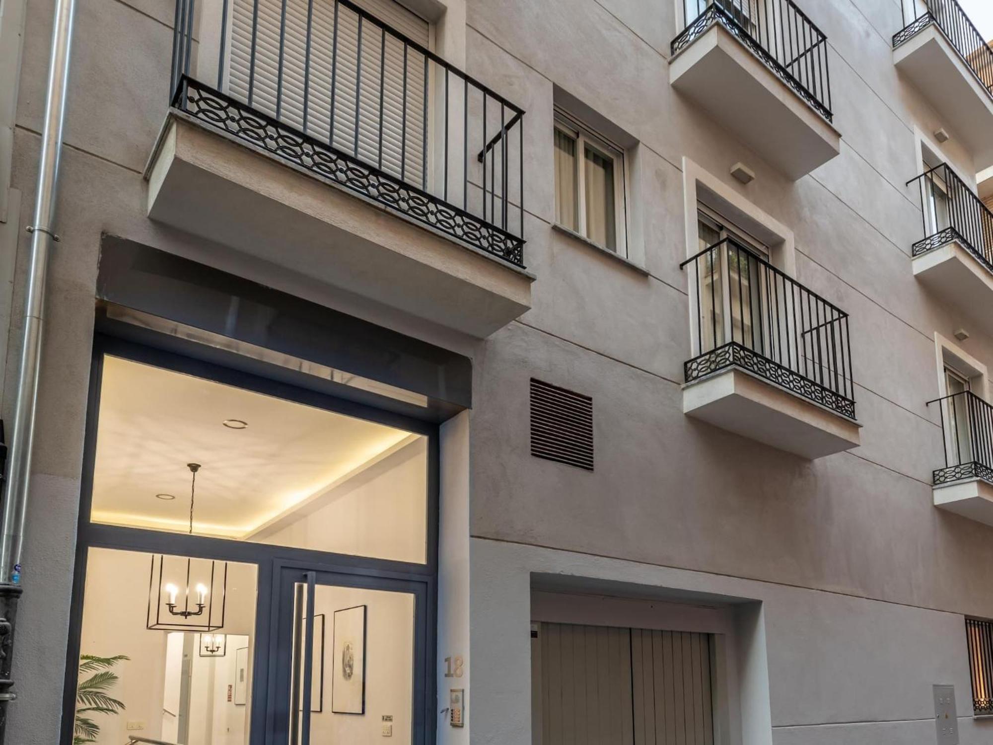 Stylish And Elegant 1 & 2 Bedroom Ii Apartment